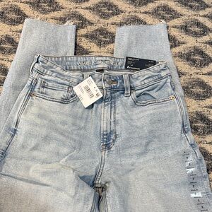 American Eagle Outfitters Light Wash Super High Rise Stretch Mom Jeans Size 2